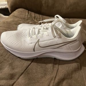 Womens Nike Air zoom Pegasus 38 size 7